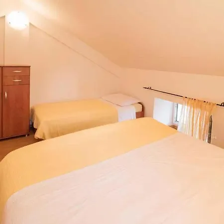 Apartment Greta Vrbnik