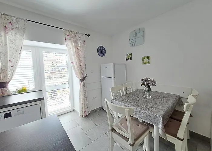 Greta Apartment *