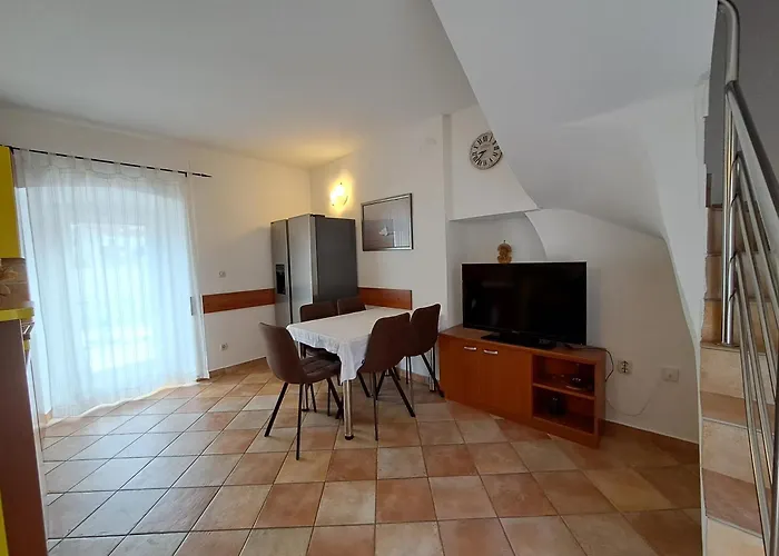 Apartment Greta Vrbnik (Primorje-Gorski Kotar)