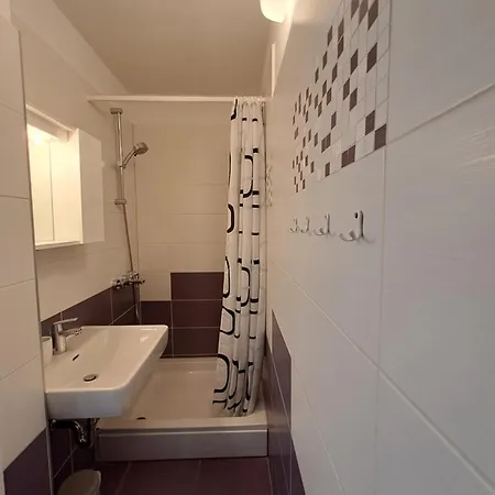 Greta ヴルブニク