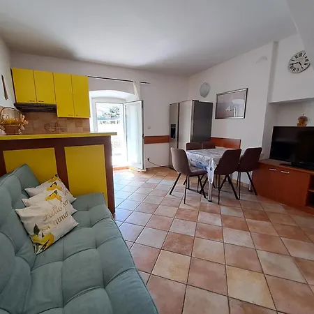 Appartamento Greta Vrbnik (Primorje-Gorski Kotar)